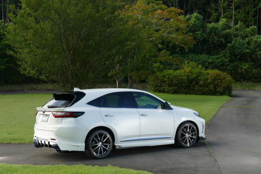  Toyota Harrier by TOM'S 2017 года  (фото 4 из 6)